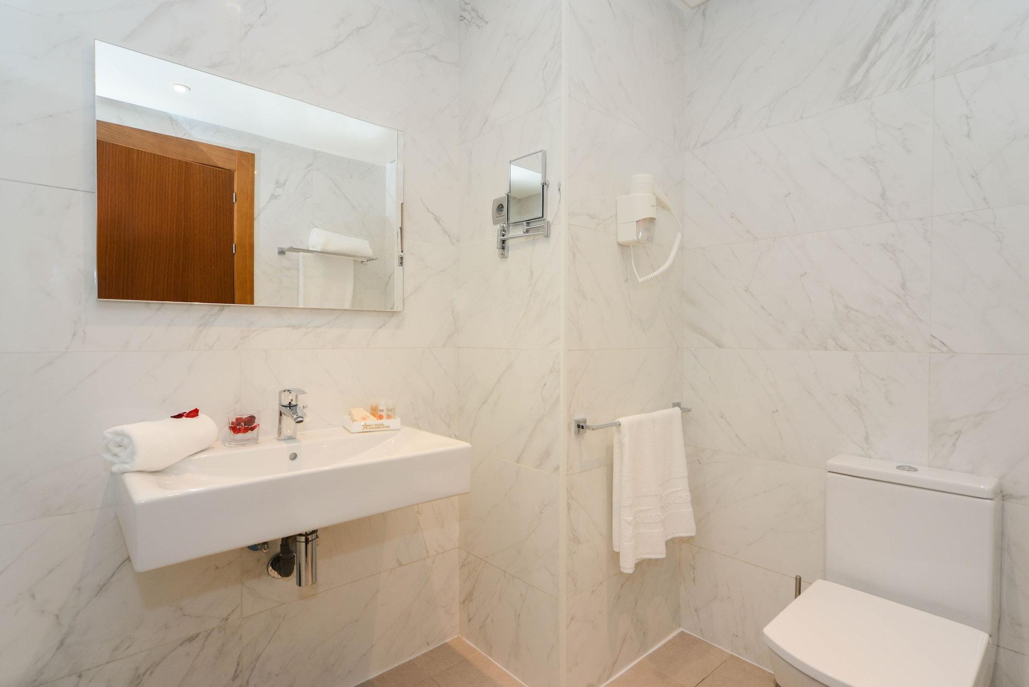 Golden Star Hotel 4*